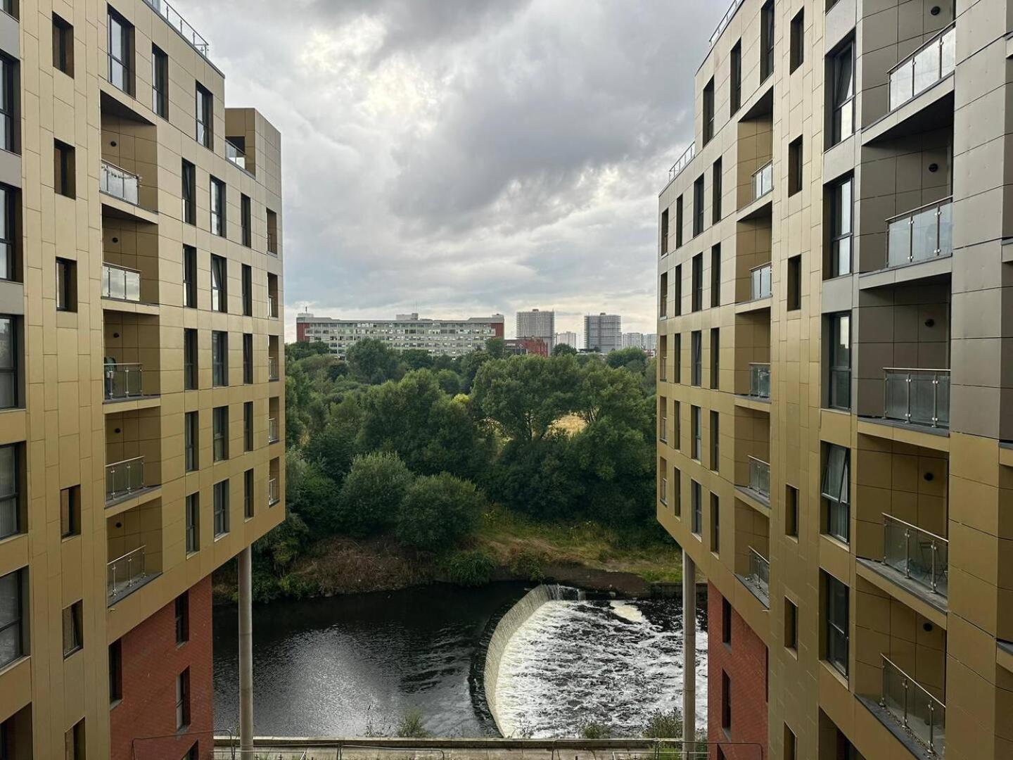 Stunning 2bd With River View 5min To Centre Manchester