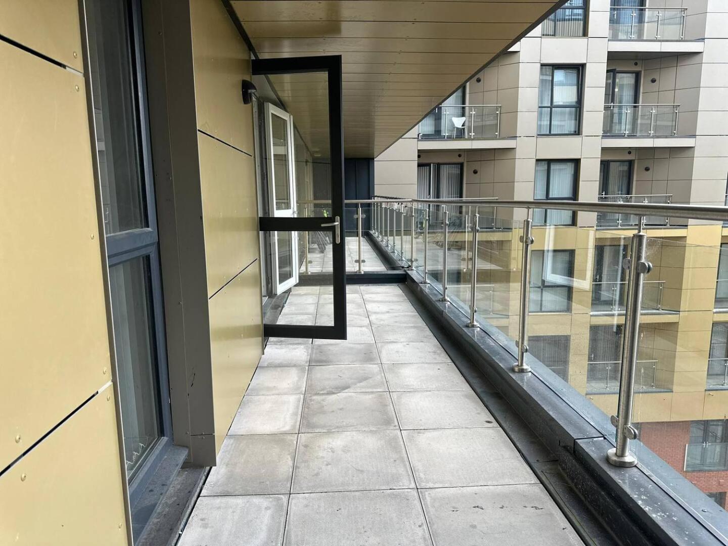 Stunning 2bd With River View 5min To Centre Apartment Manchester