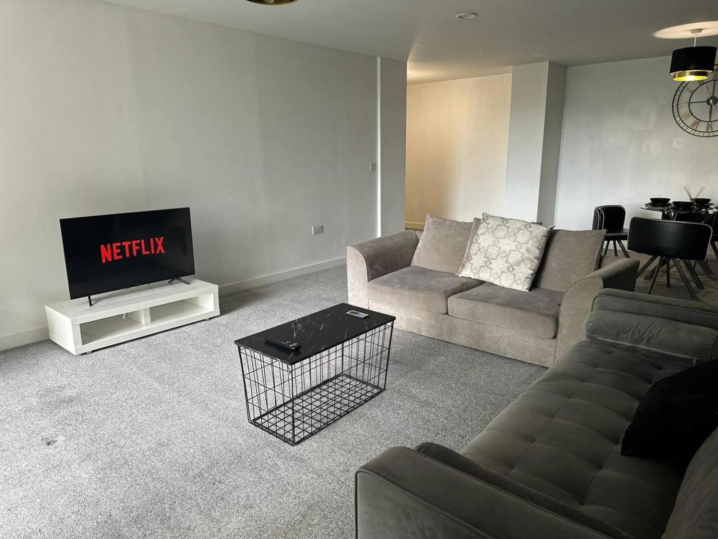 Apartment Stunning 2bd With River View 5min To Centre *