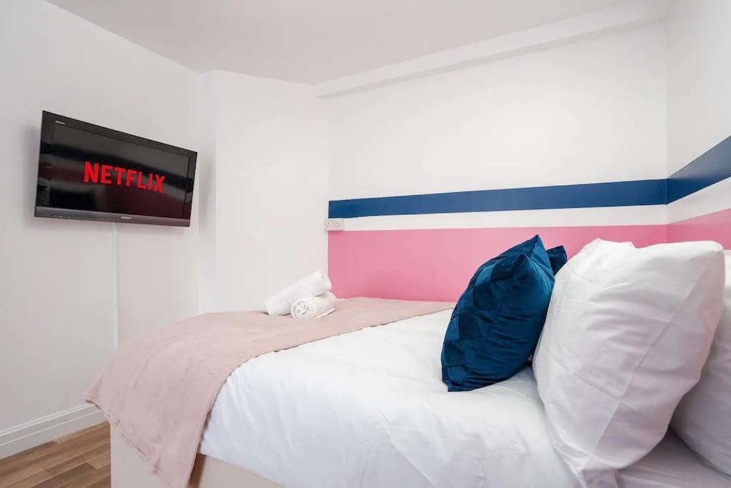 Apartment Tailored For Contractors & Business Guests - Driveway Parking *
