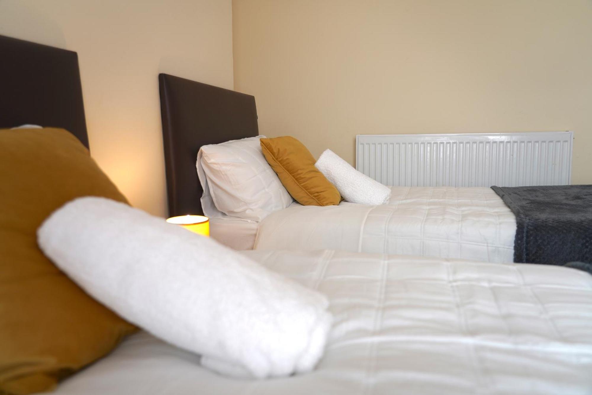 Peaceful Cosy 2 Bed House In * Manchester
