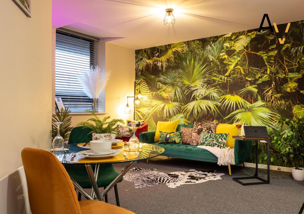 Apartment Cosy One-Bedroom Apartment - Salford, Perfect For Professionals & Couples By Av Hughes Properties *