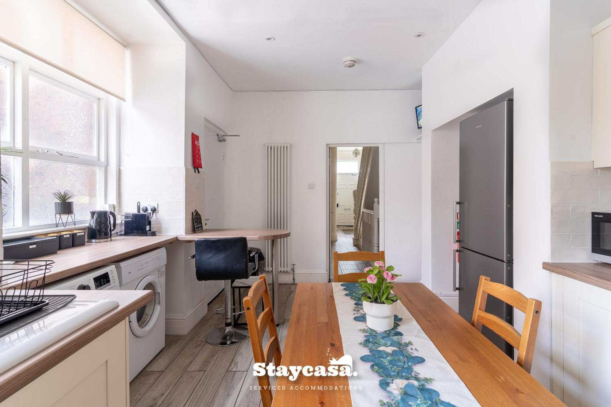 Villa Pristine Residence With Driveway, Gym And, Cinema