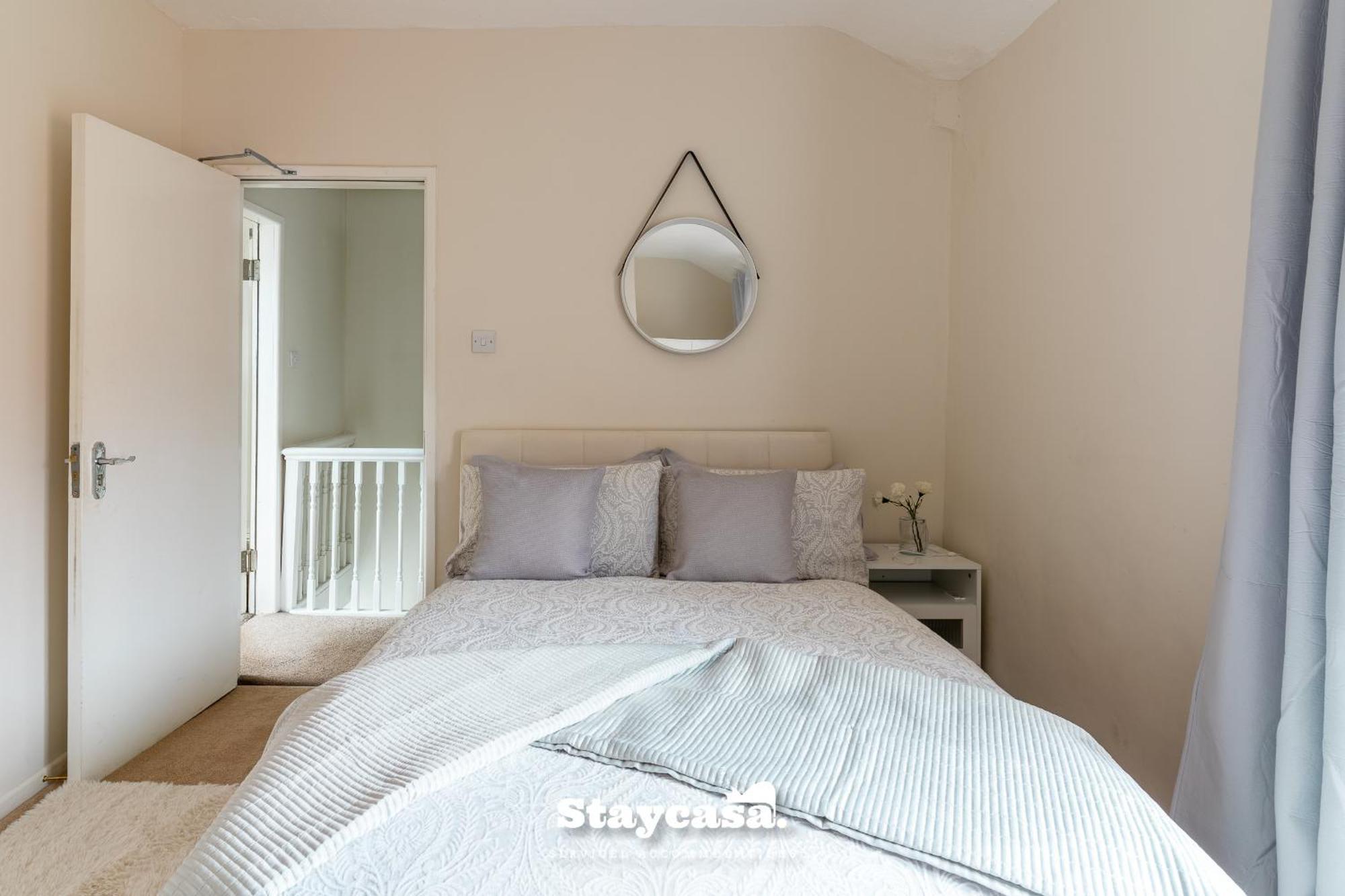 Pristine Residence With Driveway, Gym And, Cinema Villa Manchester