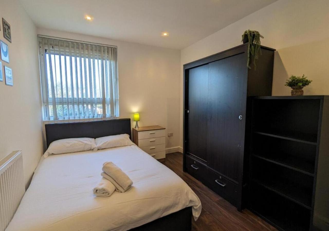 Flat In City Center Apartment *