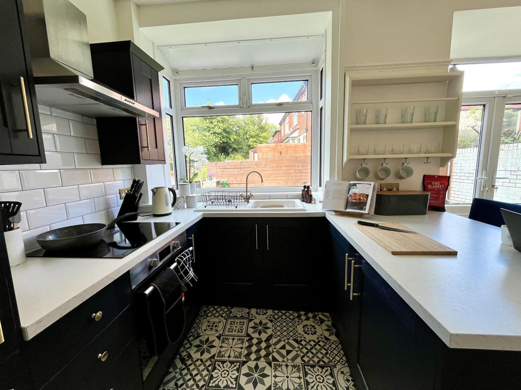 Stylish 3-bed In Prestwich With Free Parking Holiday home Manchester
