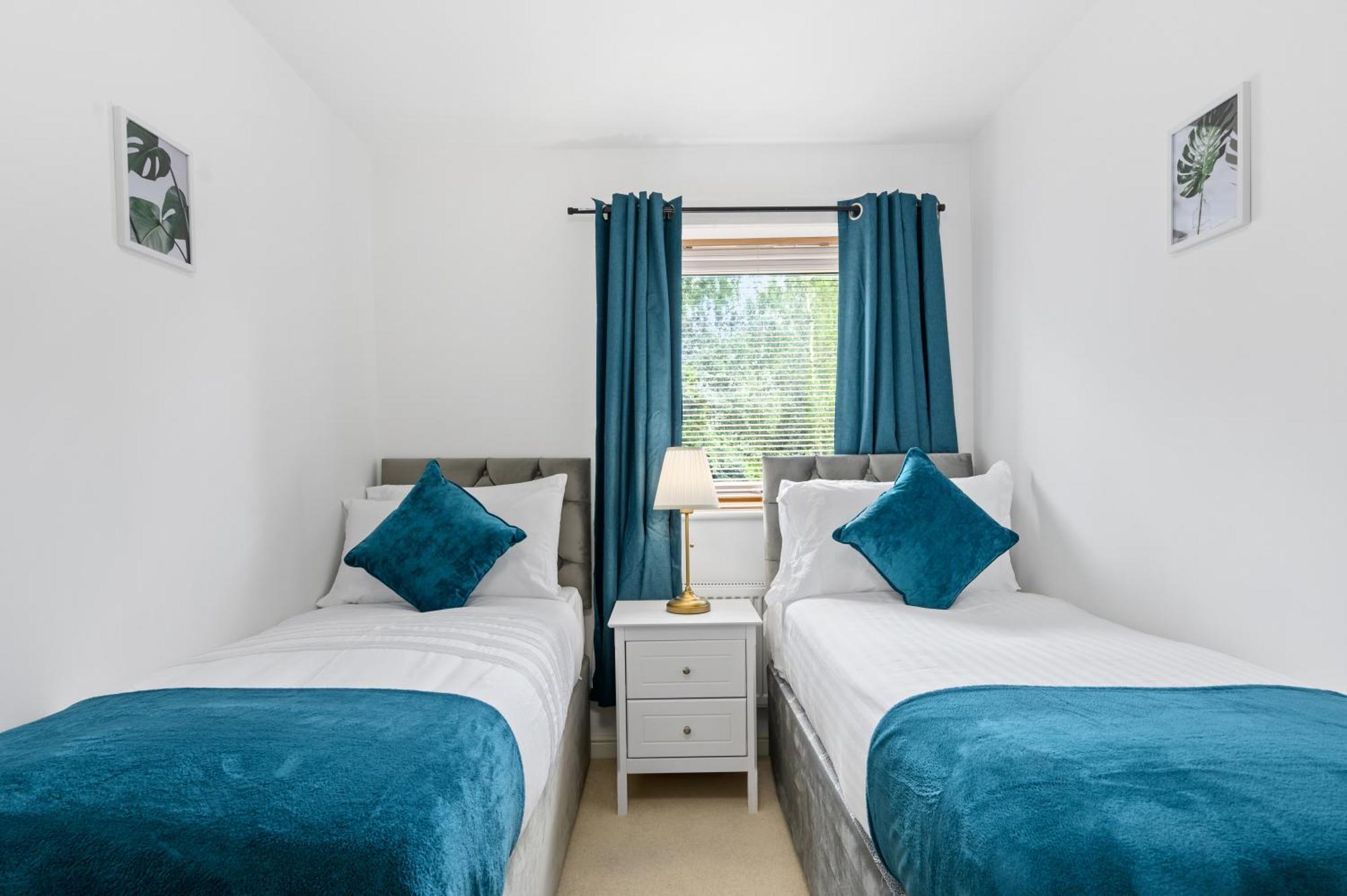 Apartment Superb Two Bedroom House Near Etihad & Coop Live - Free Parking Manchester