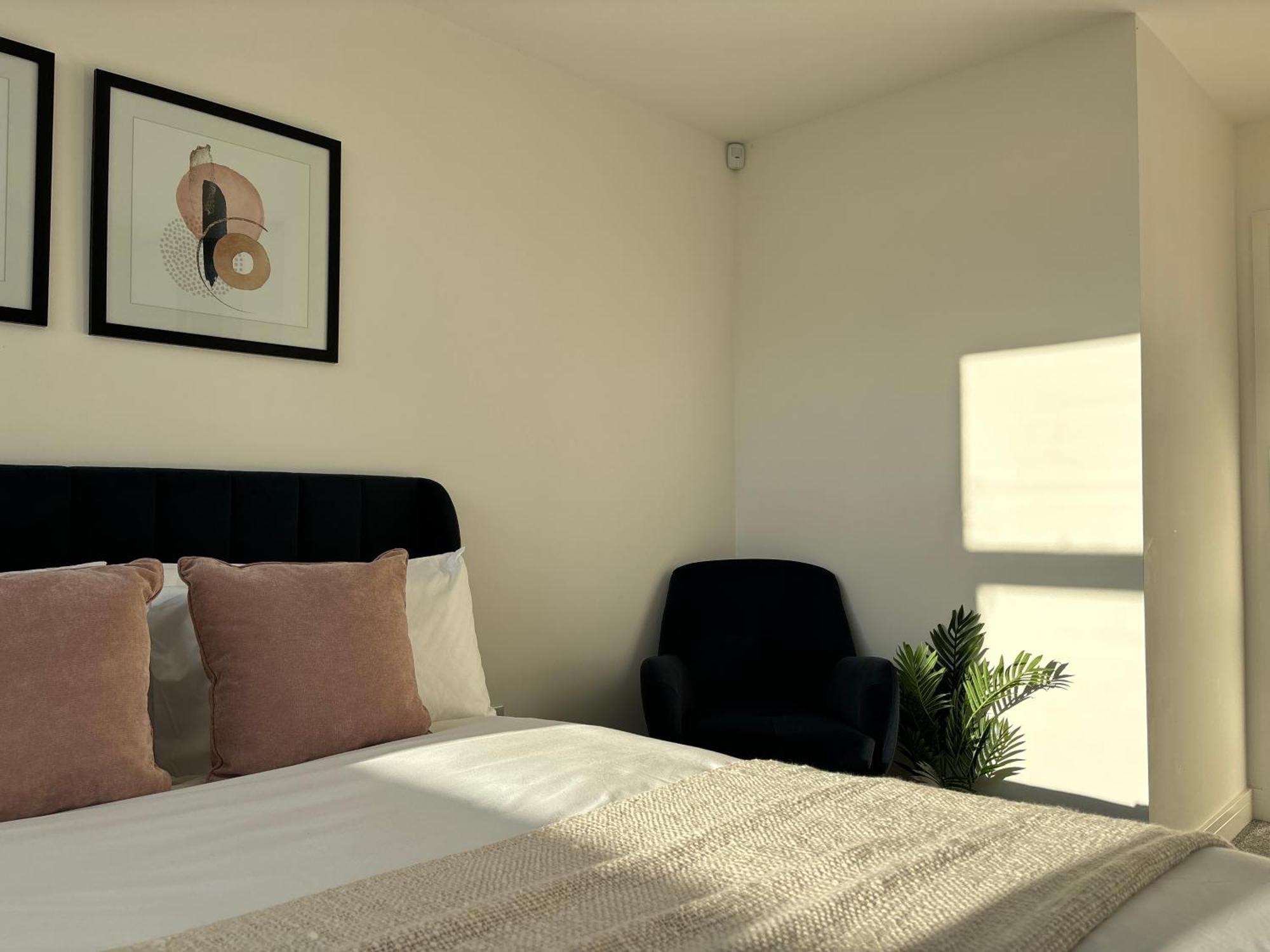 Apartment Apt, Free Parking, Business, Couples & Families *