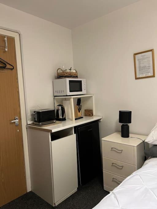 1 Bed Studio, Sleeps 2, Close To Centre Manchester