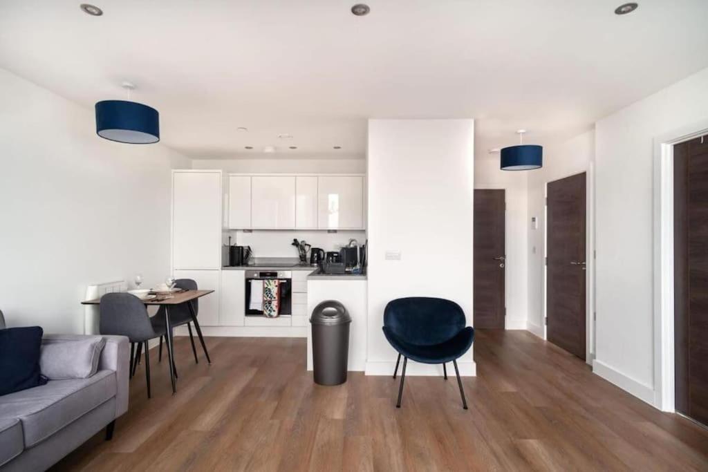 Apartment Snug 1br Apt, 4ktv-free Parking