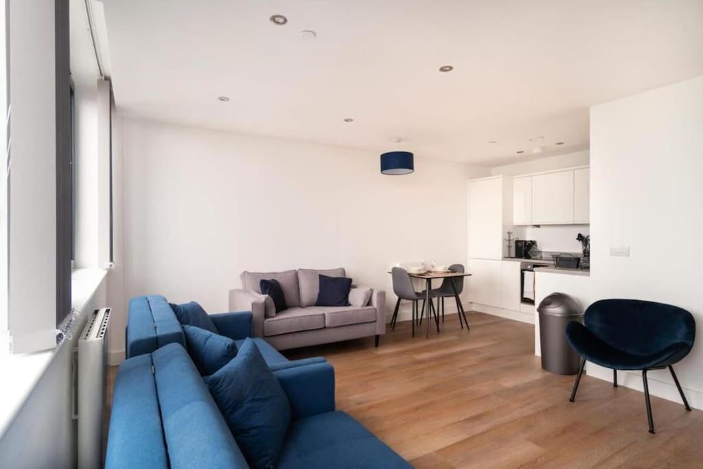 Snug 1br Apt, 4ktv-free Parking