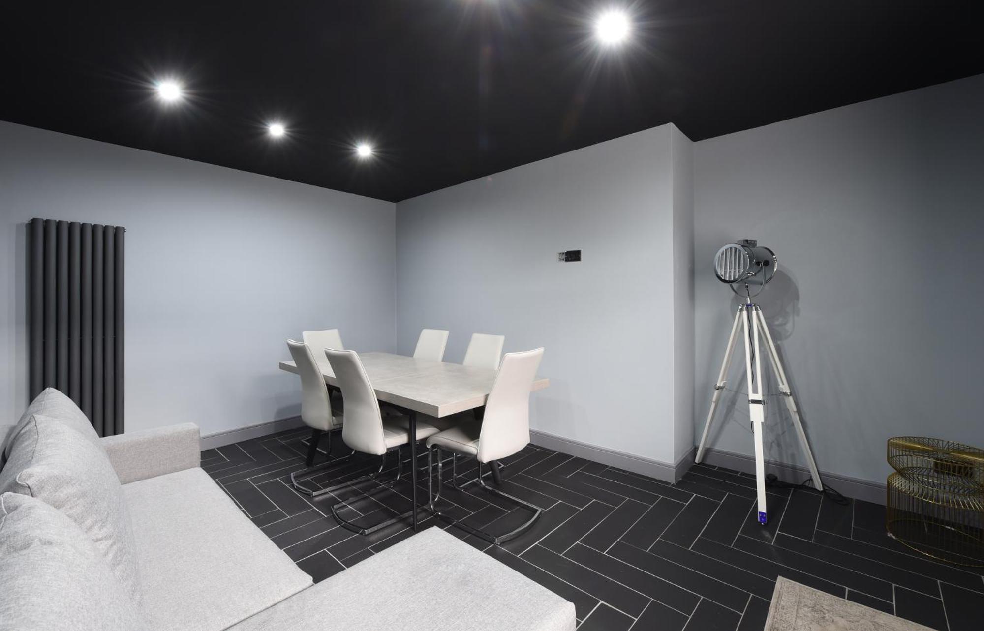 Swan Street Sleeps 23 * Manchester
