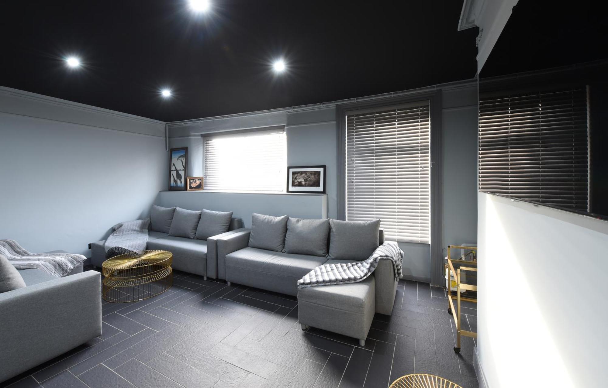 Swan Street Sleeps 23 Apartment *