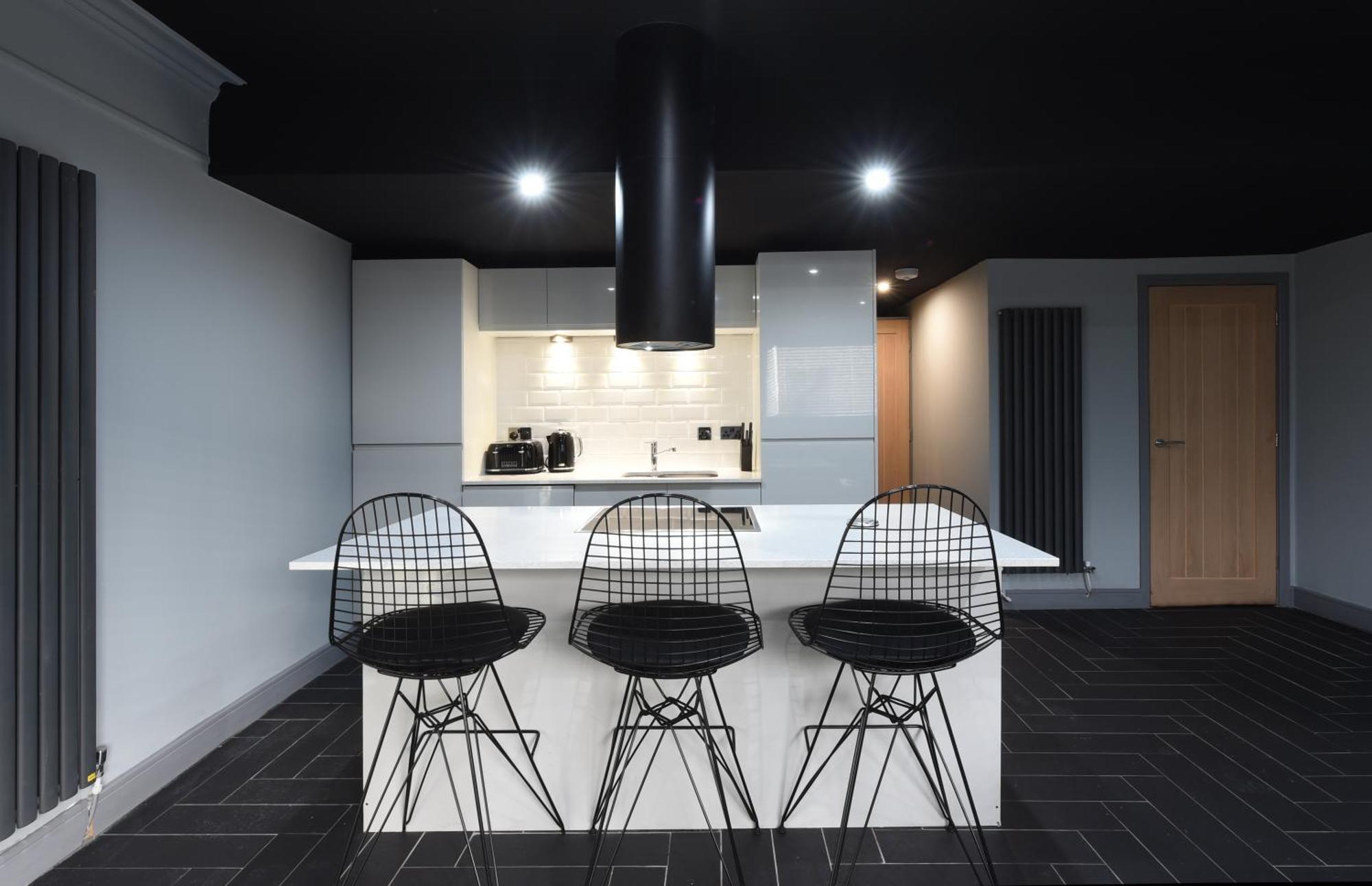Apartment Swan Street Sleeps 23 *