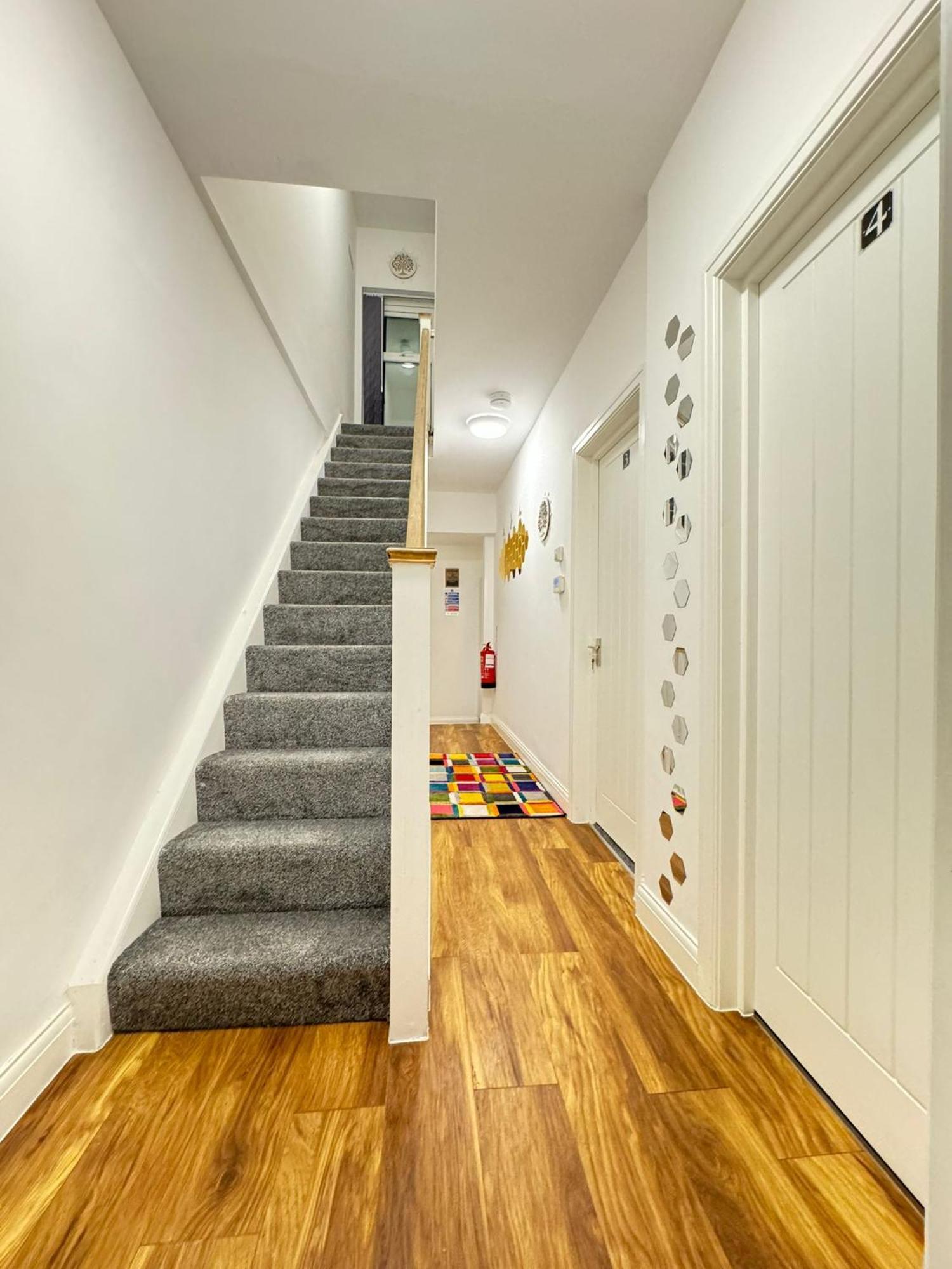 Icon Residencia Homestay *
