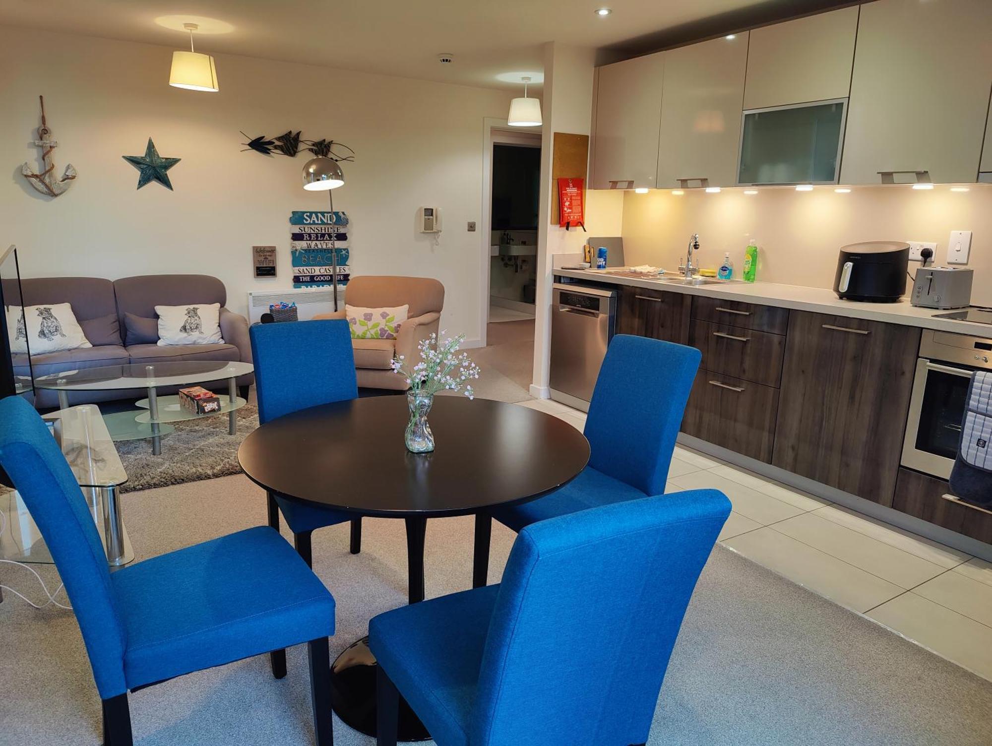 Free Private Parking - City Centre 2 Bedroom Ensuite Near Shopping & Financial Centre, Victoria Station & Ao Apartment