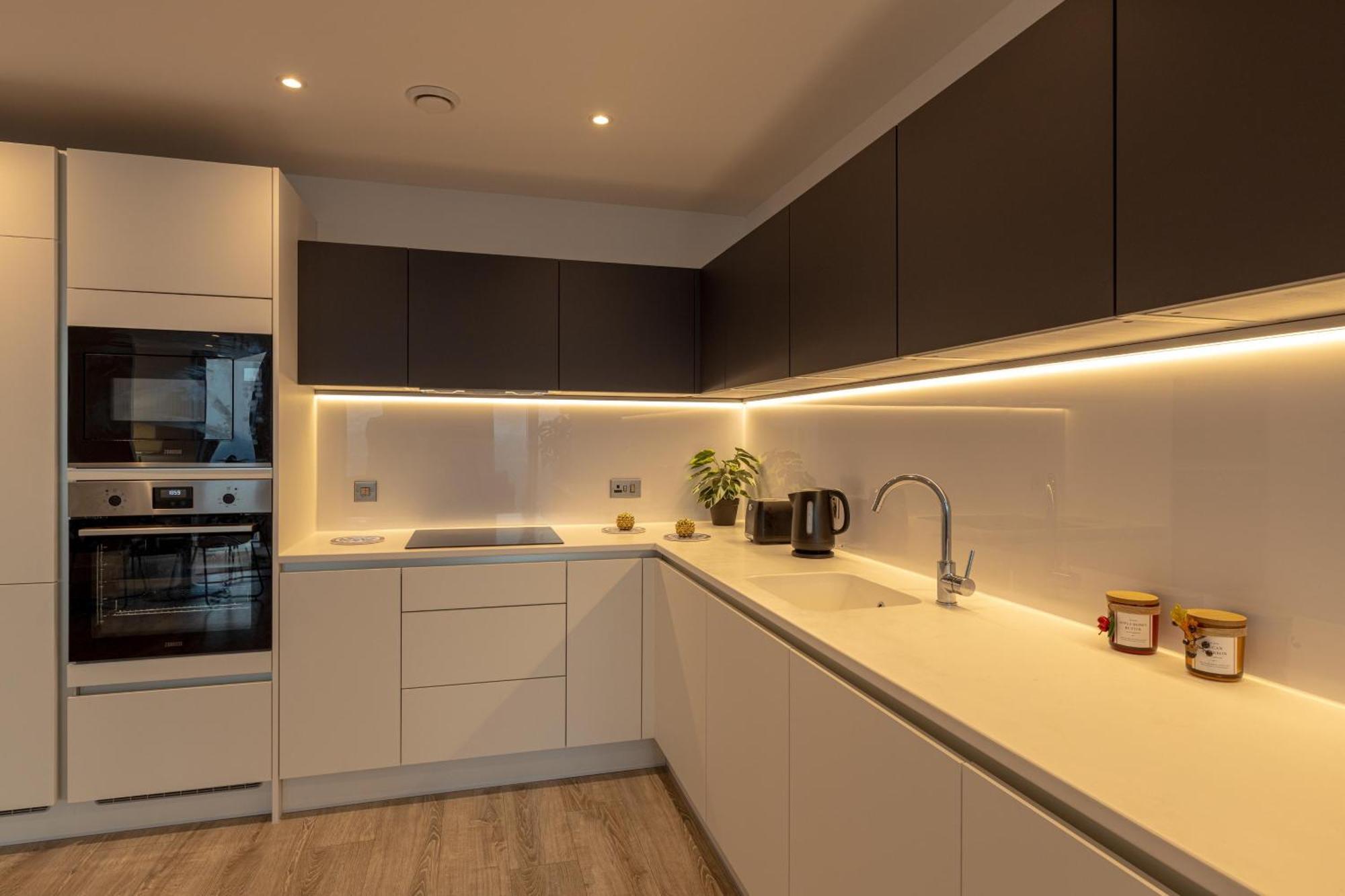 Ahg Luxury Tower Suite - Stunning City Views At Central Manchester Apartment