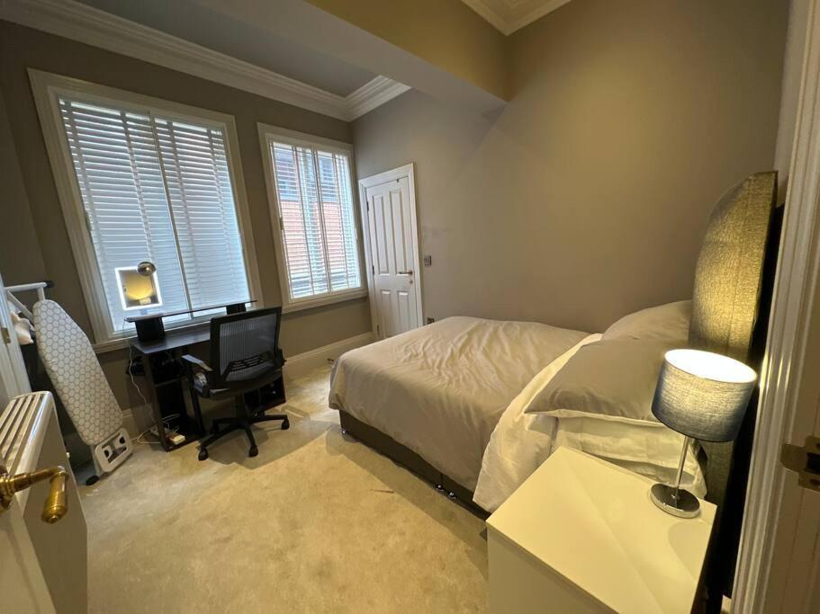 Stunning 2-bedroom In Centre Apartment Manchester