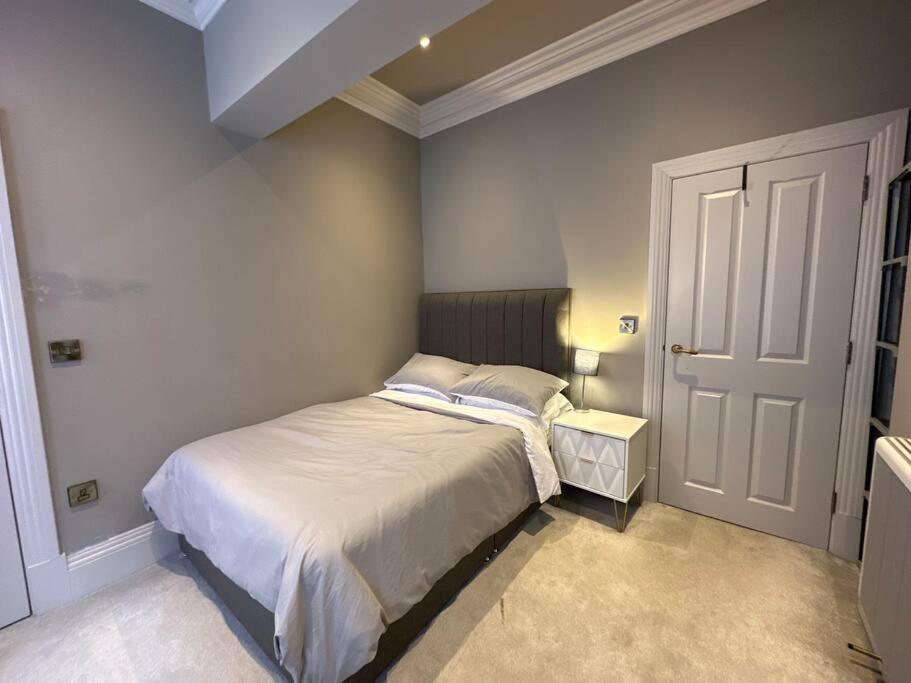Apartment Stunning 2-bedroom In Centre