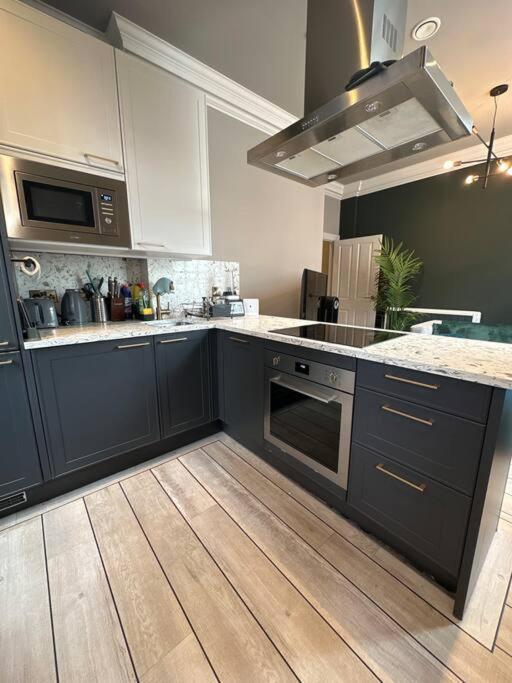 Stunning 2-bedroom In Centre *