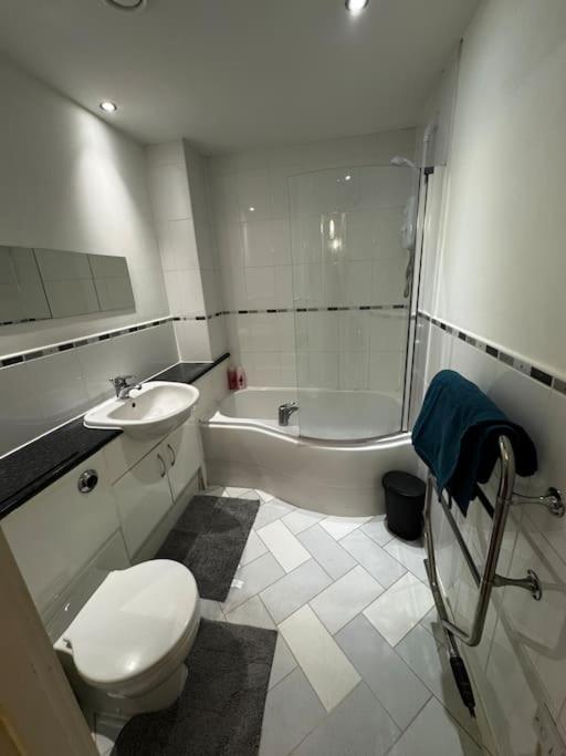 Luxury 2br Flat Near Town *