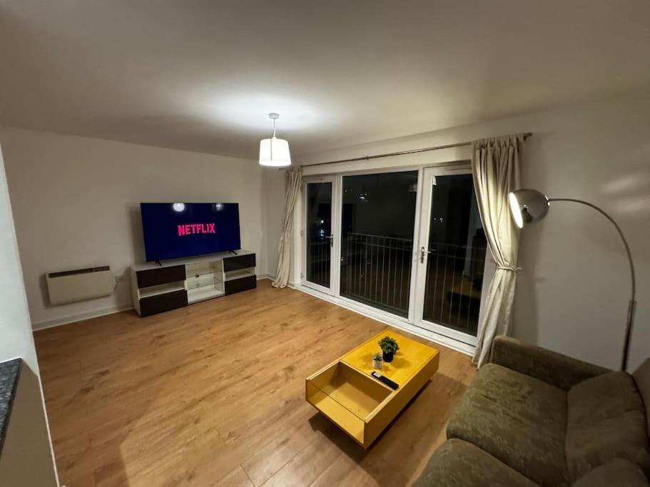 Apartment Luxury 2br Flat Near Town