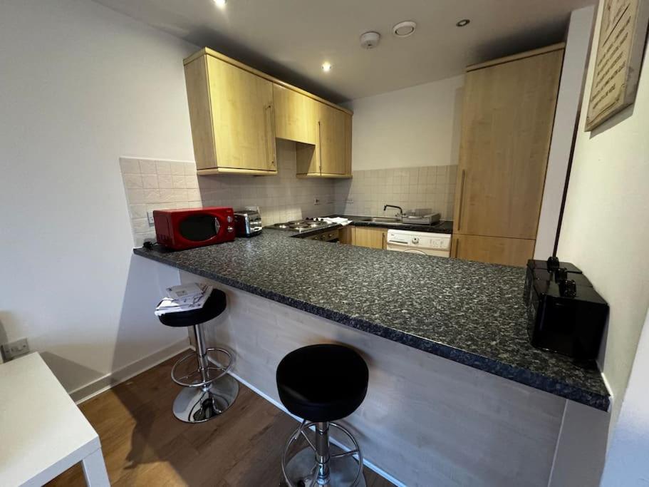 Luxury 2br Flat Near Town Apartment *
