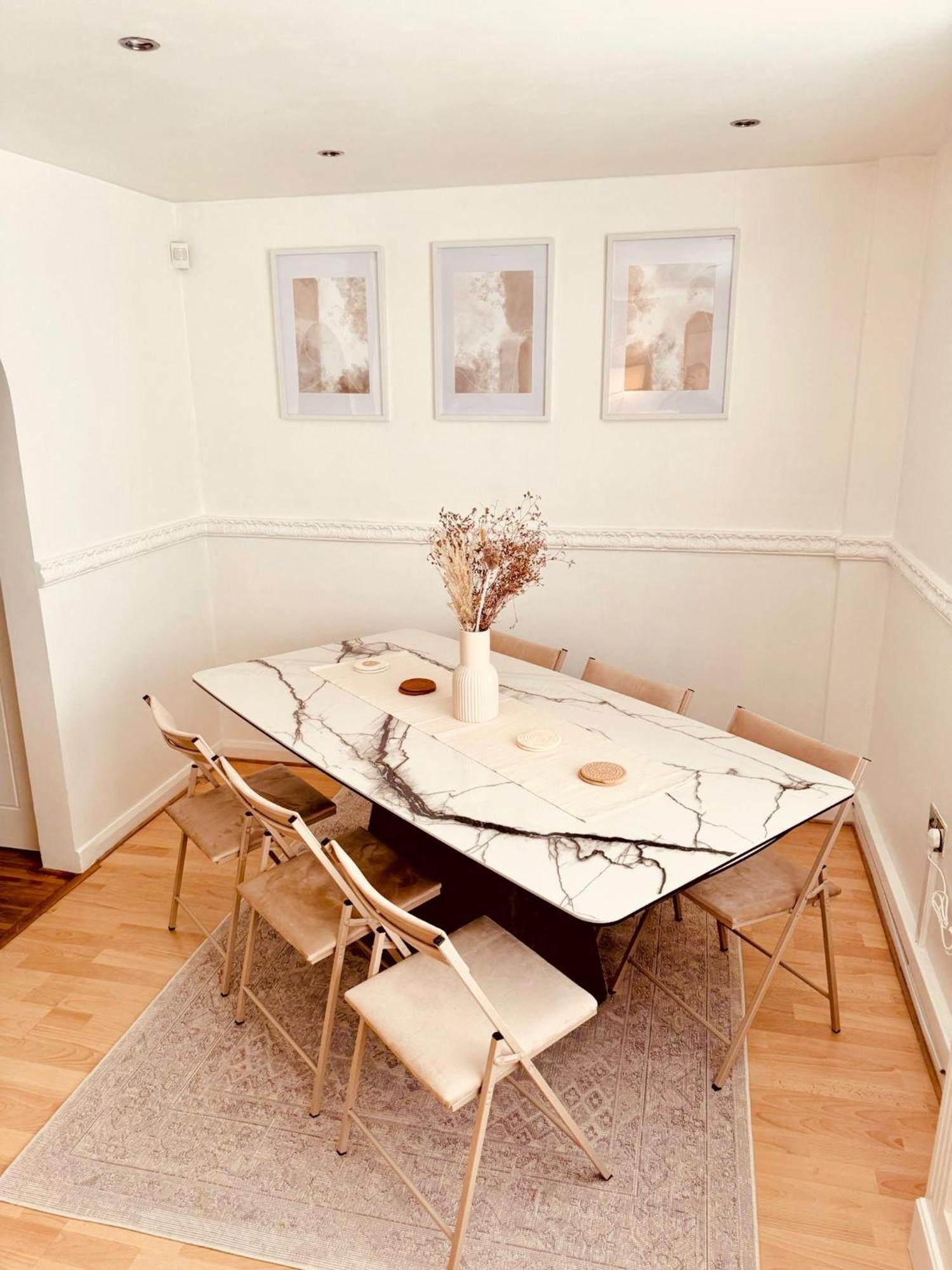 Three Bedroom House In Holiday home