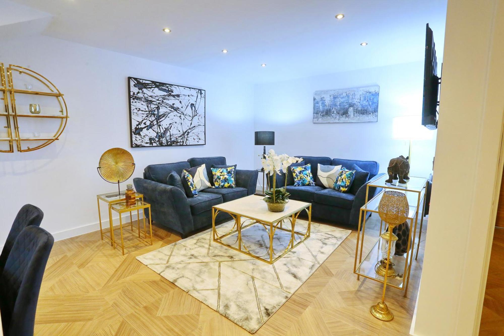 Pass The Keys Luxury New Build 5 Mins From Centre Apartment