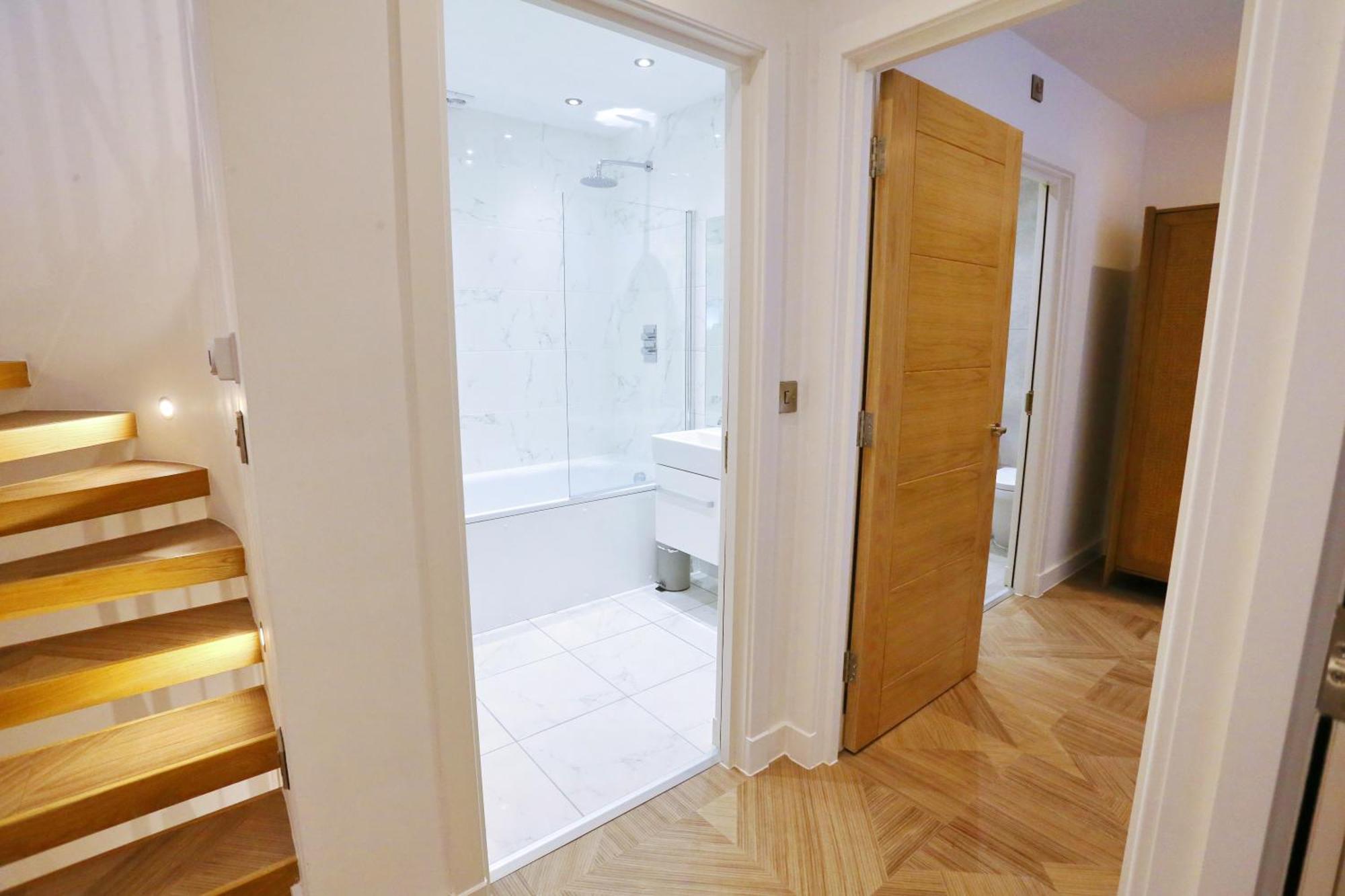 Pass The Keys Luxury New Build 5 Mins From Centre Manchester