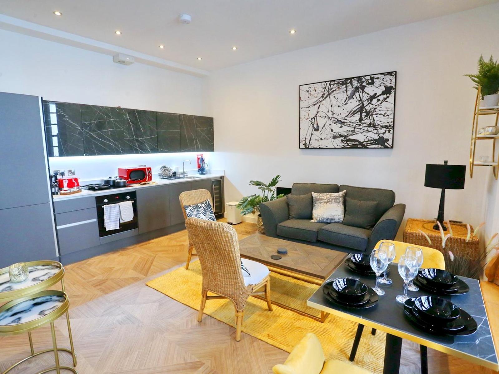 Pass The Keys Beautifully Restored 3 Bed Flat In Centre Apartment Manchester