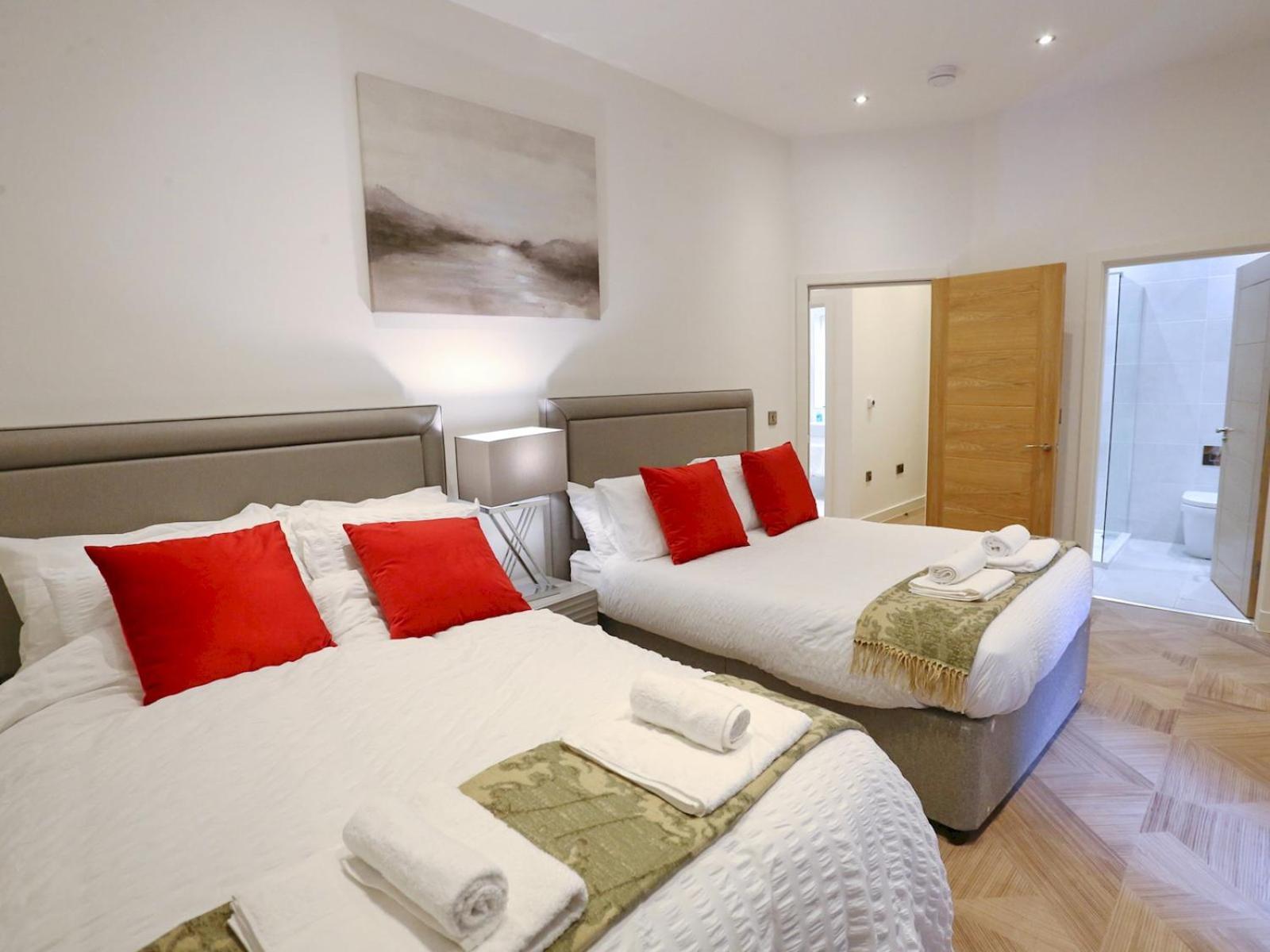 Pass The Keys Beautifully Restored 3 Bed Flat In Centre Apartment Manchester