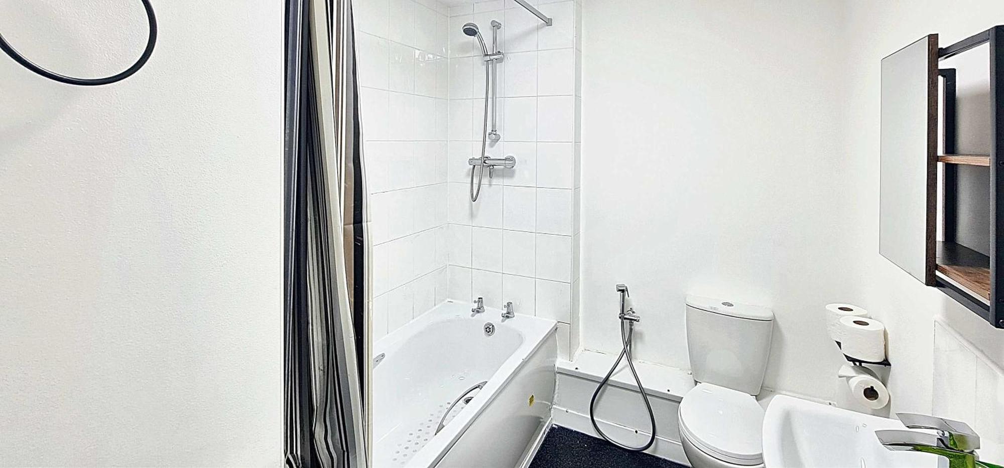 Holiday home Rest&recharge At A Quiet House Close To Centre - Free Parking *