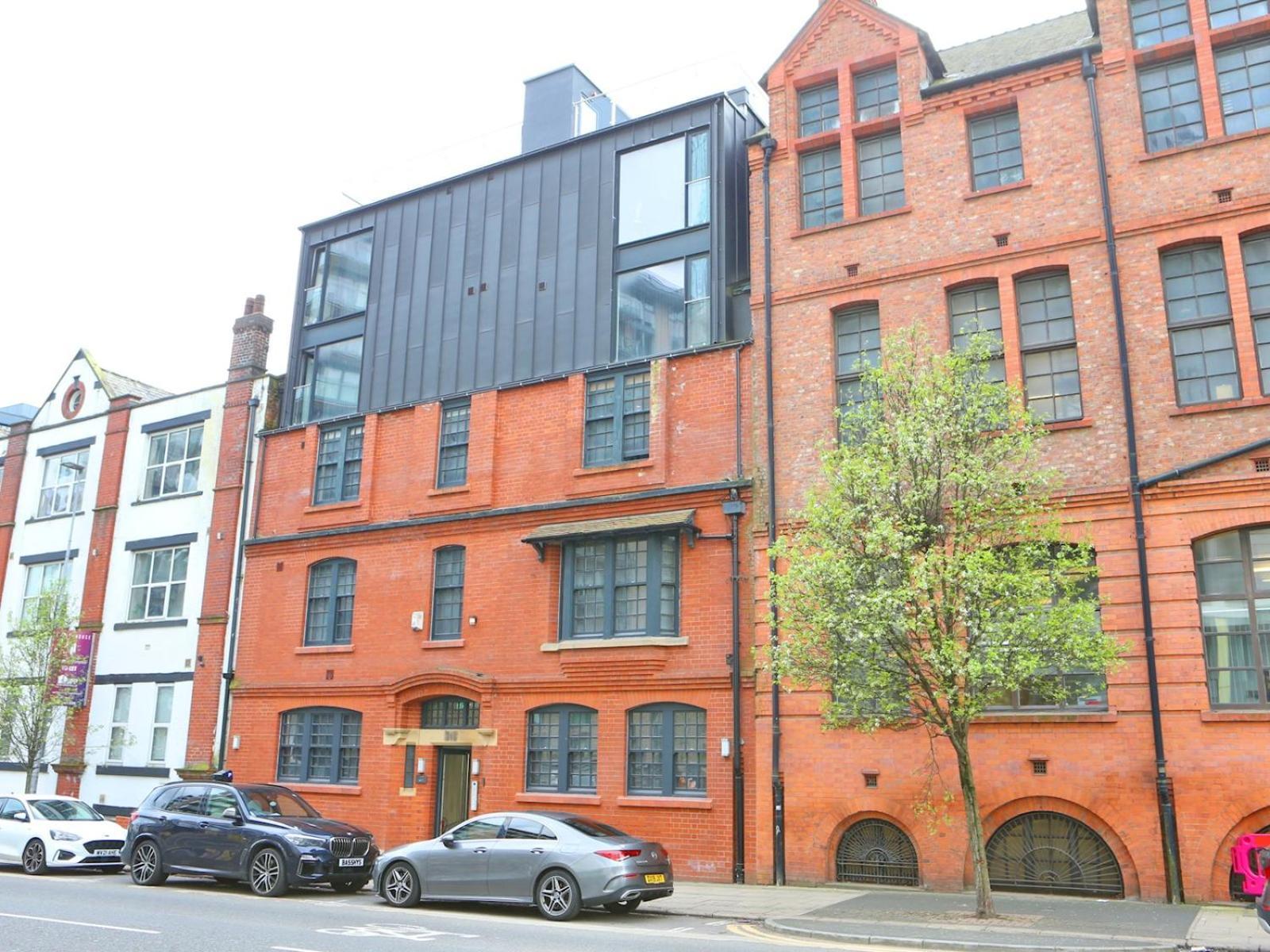 Pass The Keys Beautifully Restored 3 Bed Flat In Centre Apartment Manchester