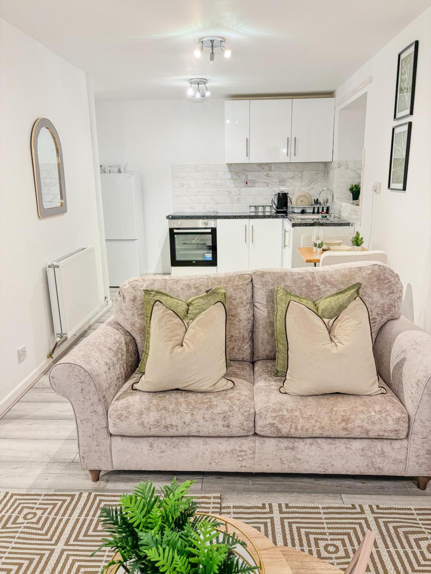 Admtts Living Apartment *