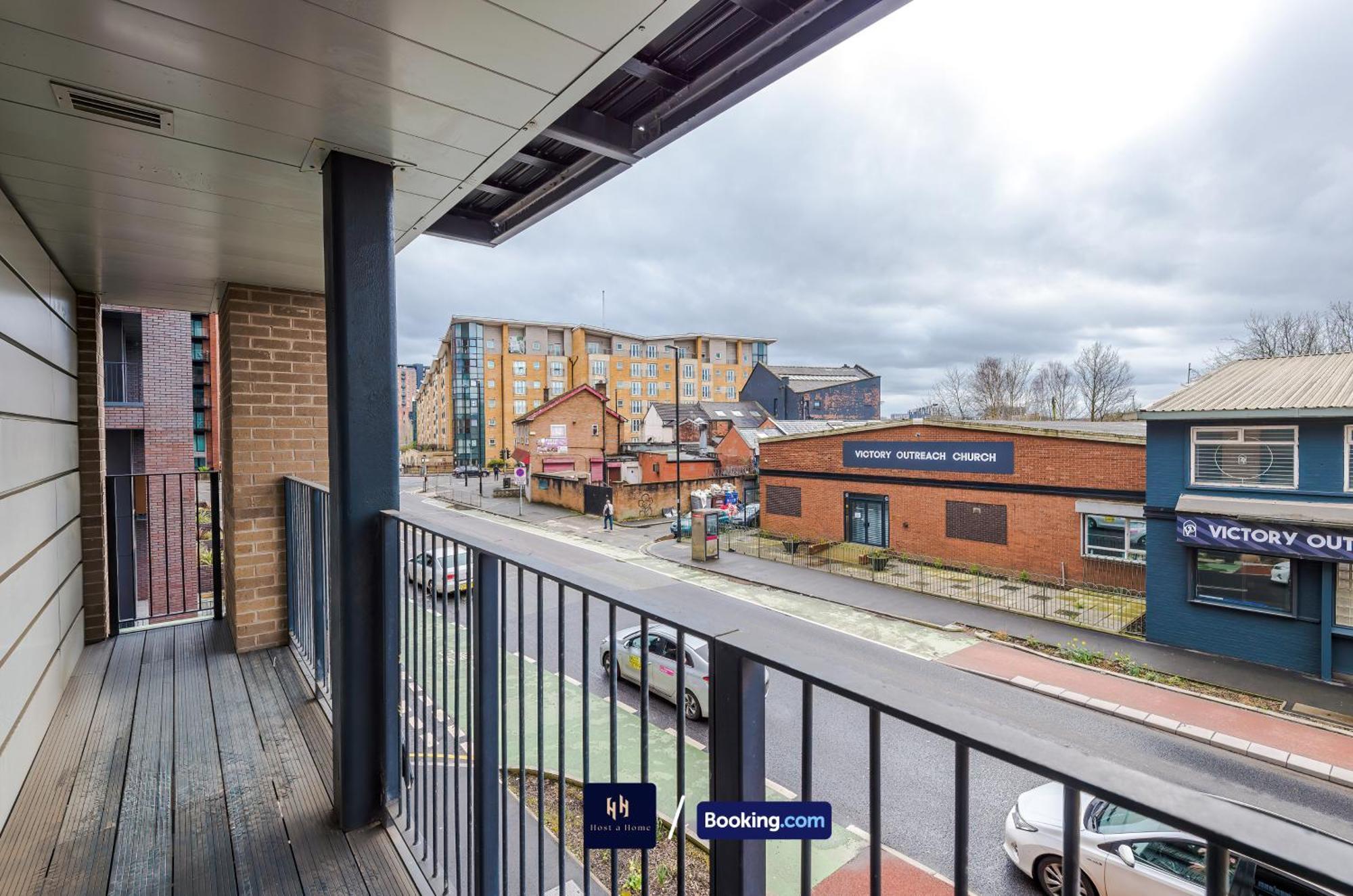 Apartment Modern 2 Bed With Balcony By Host A Manchester