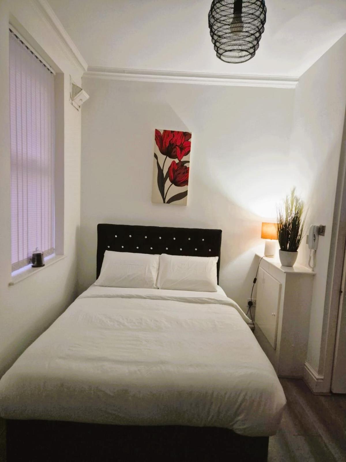 Affordably Elegant Close To Coop Live, Etihad Stadium And Centre Apartment *