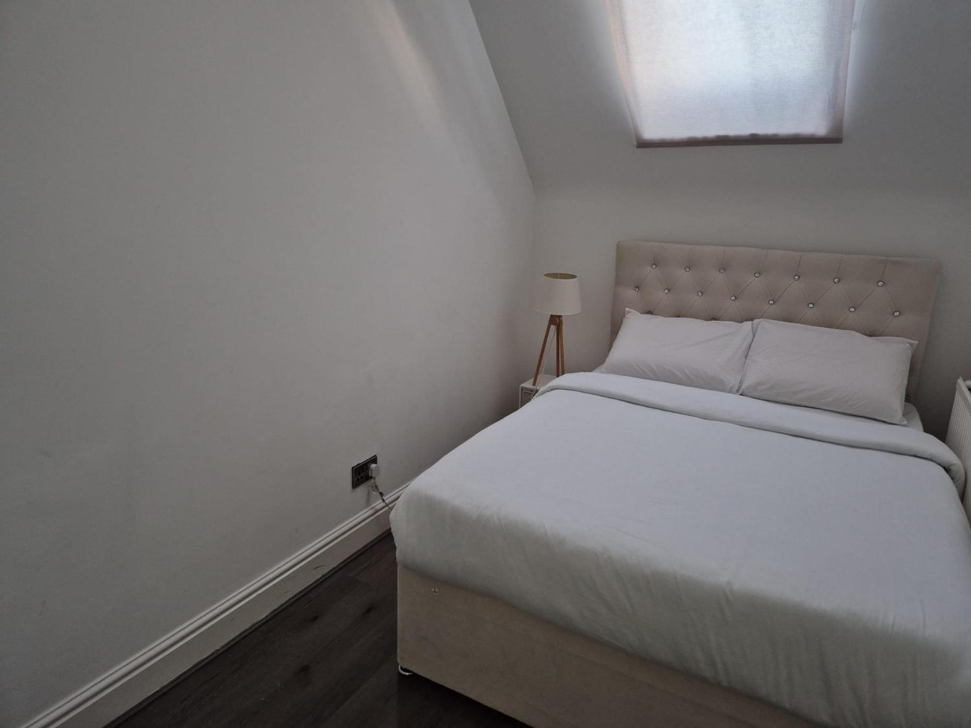 Affordably Elegant Close To Coop Live, Etihad Stadium And Centre Apartment