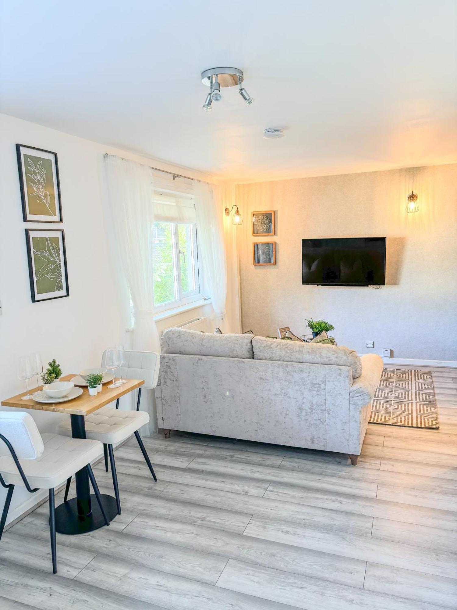 Admtts Living Apartment *