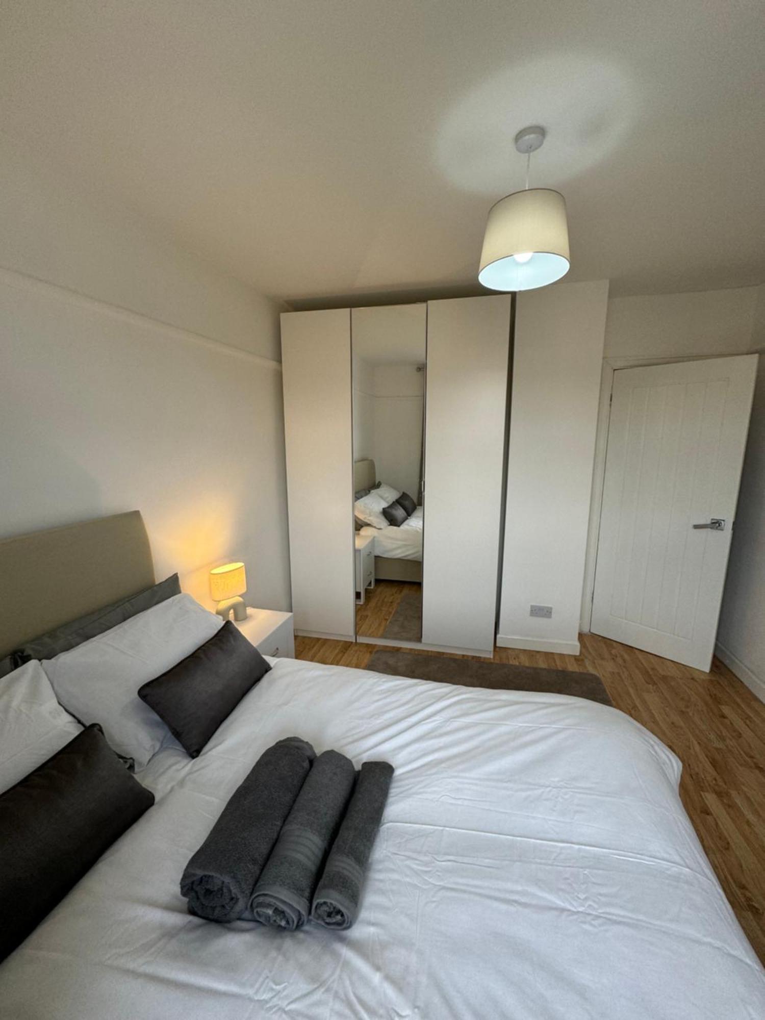 Elegant Estates Humble Abode 6 *