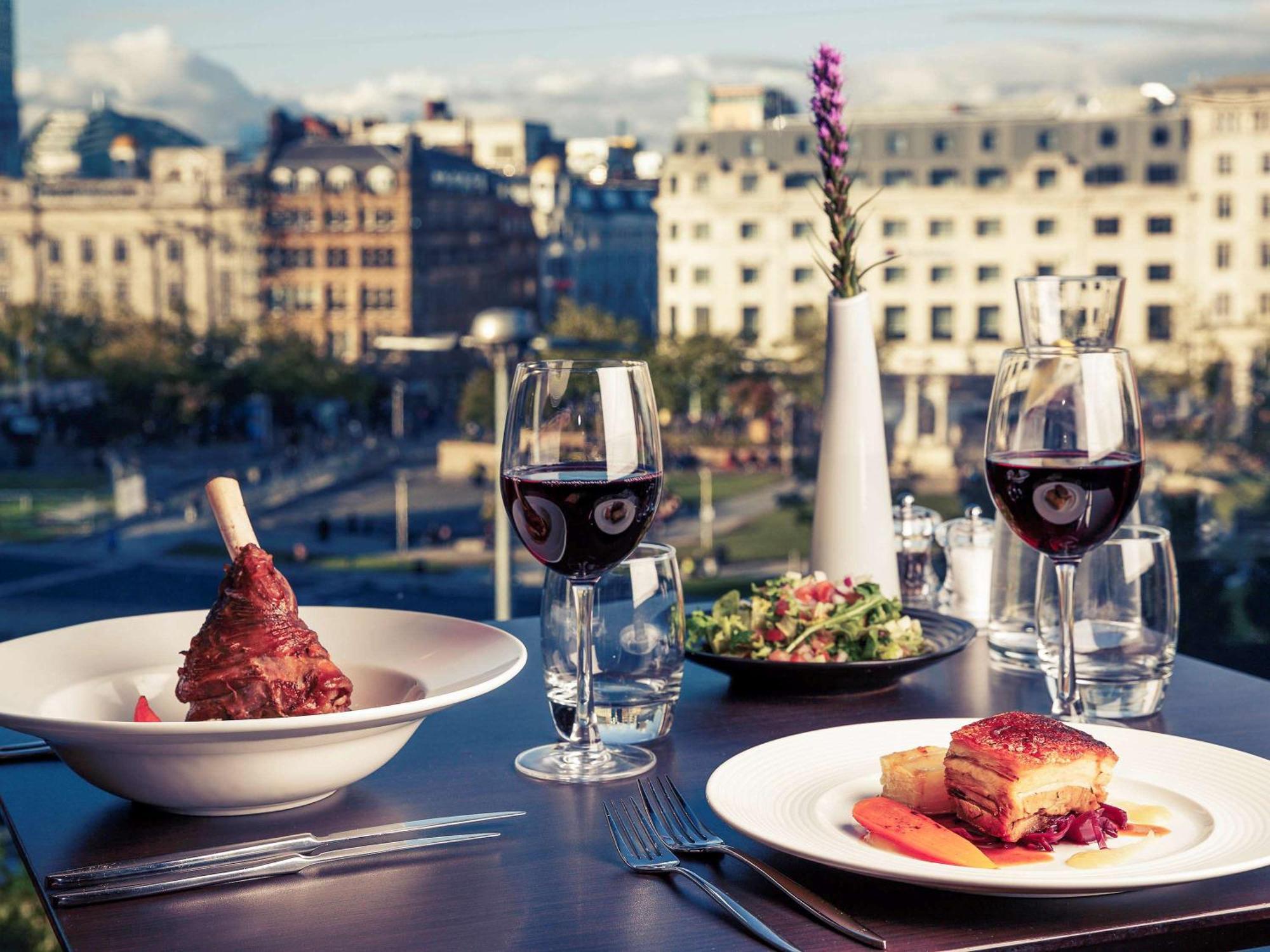 Mercure Piccadilly Hotel 4*