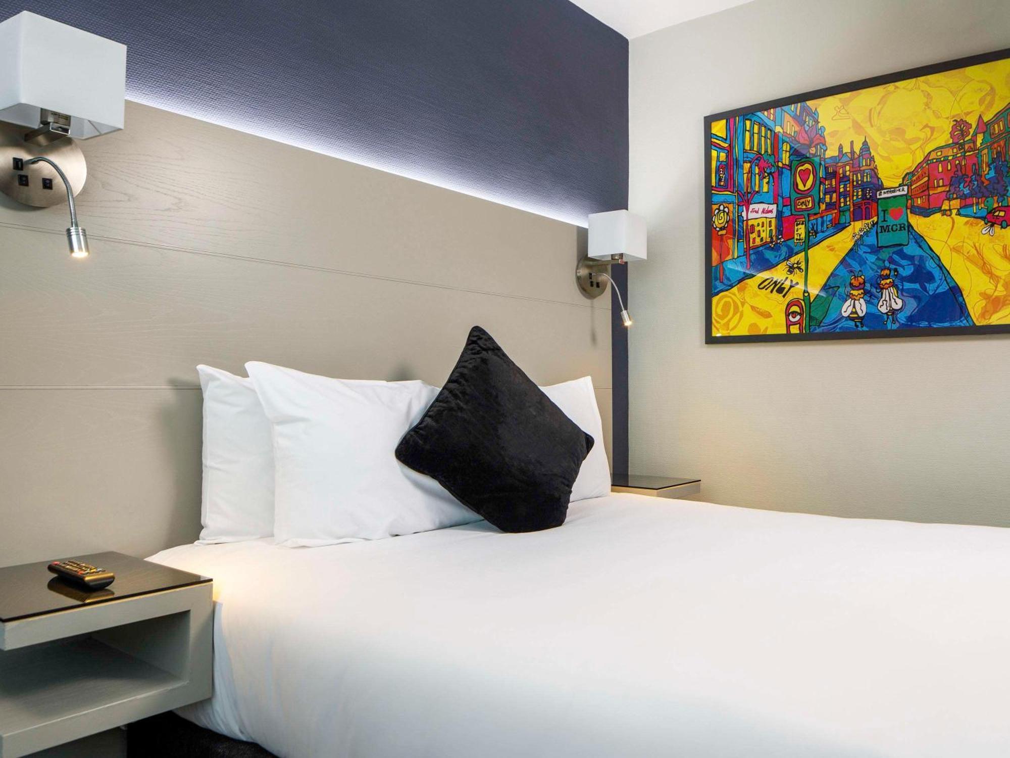 Mercure Piccadilly Hotel 4*