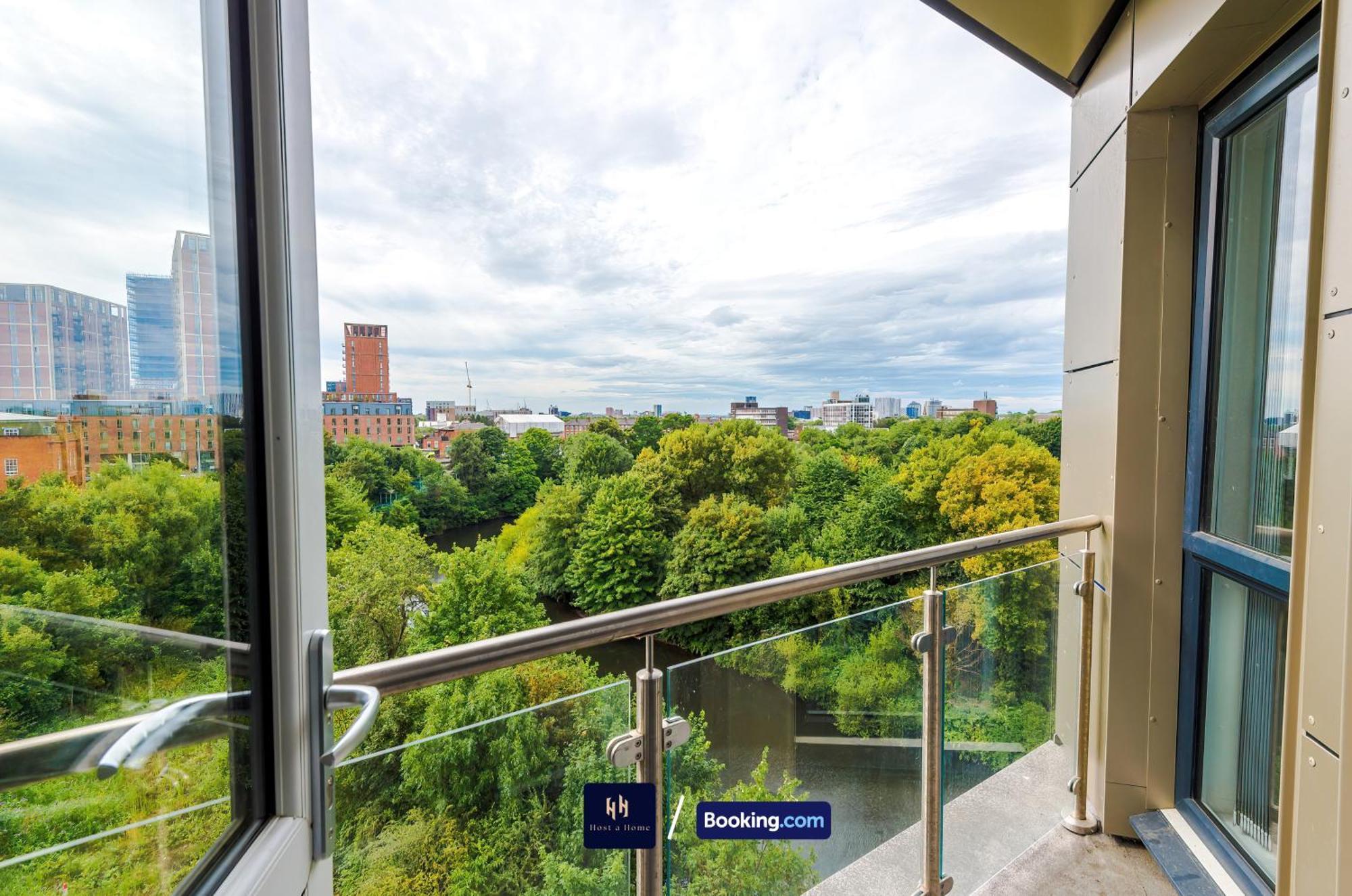 Modern 1 Bed With Balcony By Host A Apartment Manchester