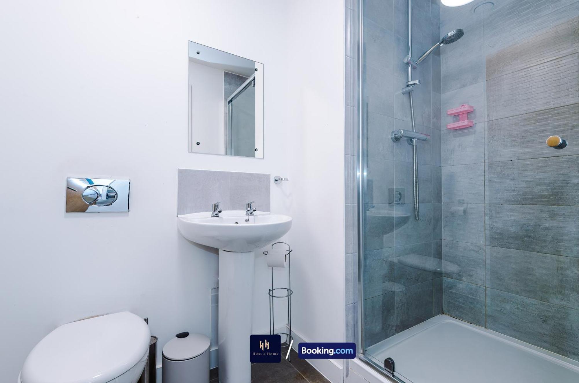 Apartment Modern 1 Bed With Balcony By Host A Manchester
