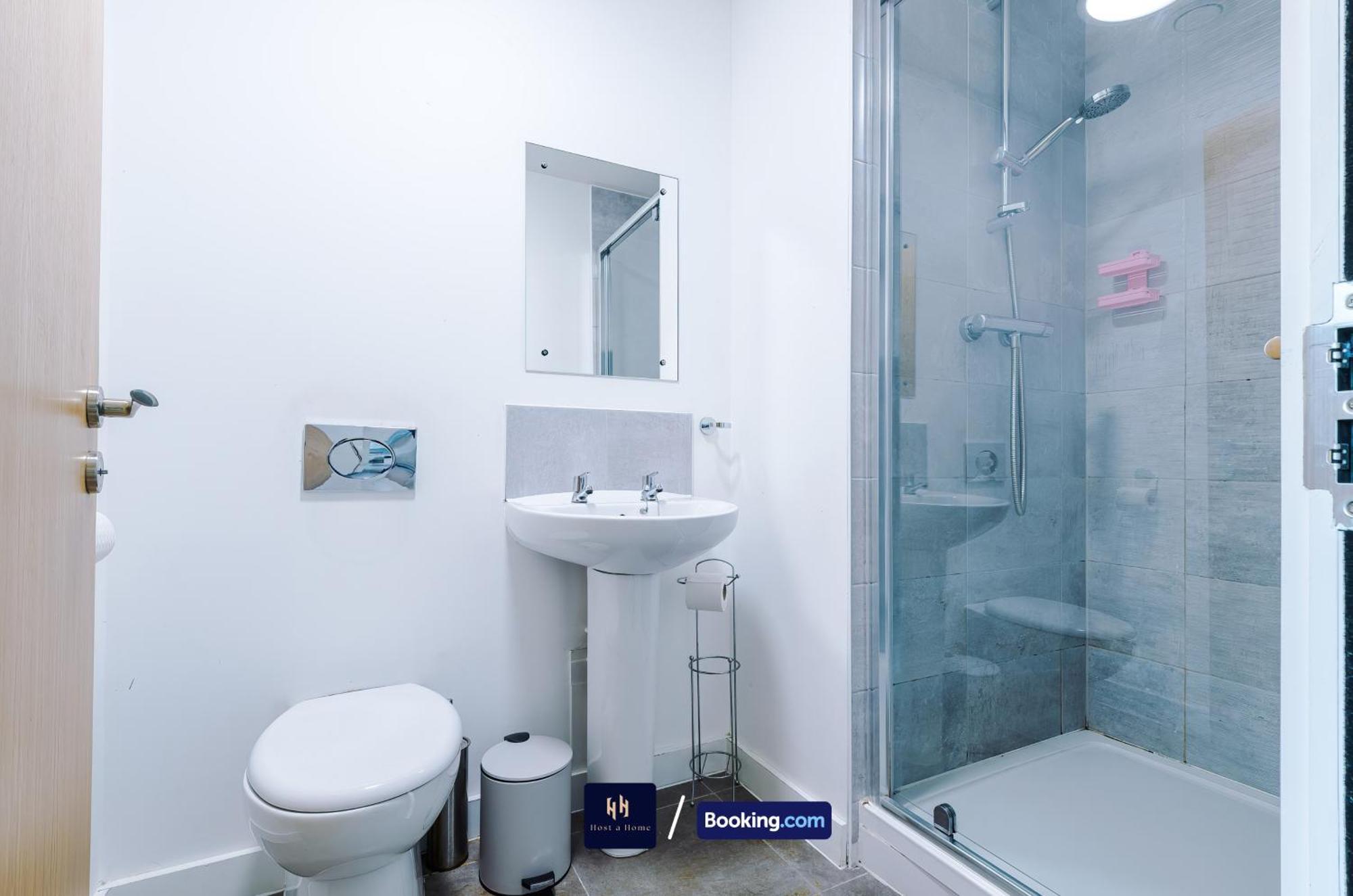Modern 1 Bed With Balcony By Host A Apartment Manchester