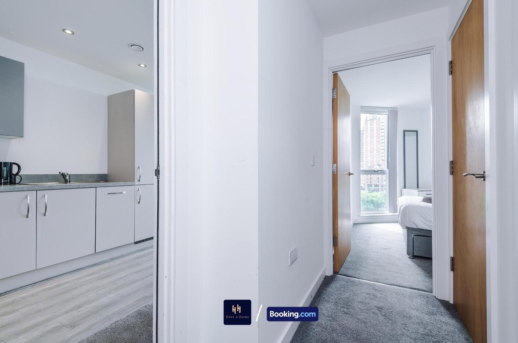 Modern 1 Bed With Balcony By Host A