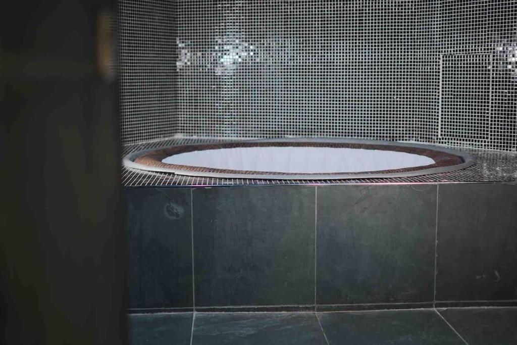 Apartment Casa Jungle Slps 20 Plp Mcr, Hot Tub, Bar, Cinema Manchester