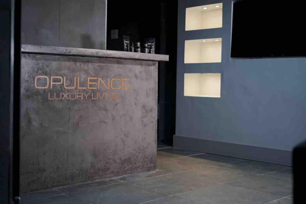 Apartment Casa Jungle Slps 20 Plp Mcr, Hot Tub, Bar, Cinema *