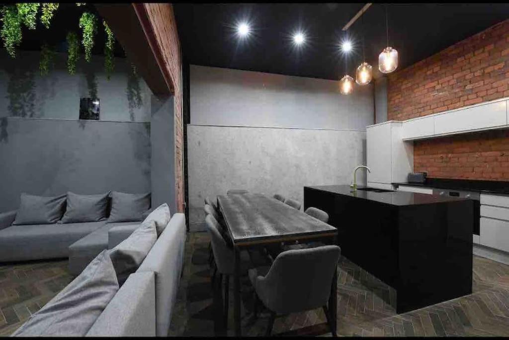 Casa Jungle Slps 20 Plp Mcr, Hot Tub, Bar, Cinema Apartment *
