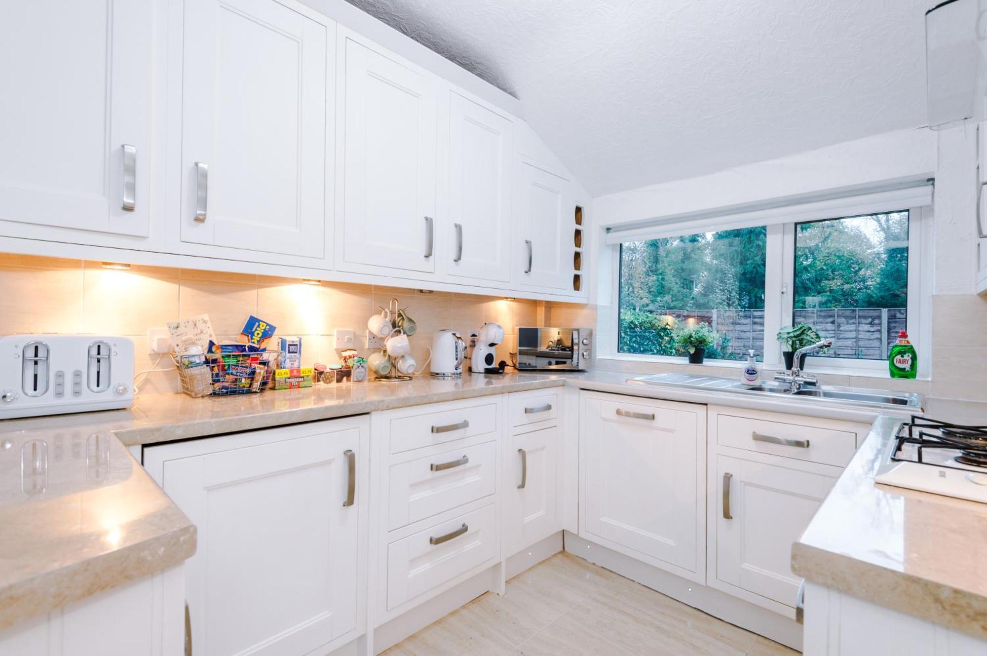 Holiday home New! 4-bed In By 53 Degrees Property, Ideal For Business & Long Term Contractor Stays, Sleeps 10!